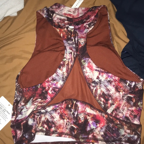 Lululemon everlux and mesh cropped tank - Picture 4 of 4